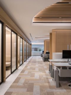 2TEC2 ofrece una combinación muy rara: la tactilidad y elegancia de un suelo tejido con la durabilidad y estabilidad requeridas en entornos corporativos a gran escala.
⁠

⁠
#2tec2 #hightechflooring #wovenflooring #vinylflooring #interwovenwithnature interiordesign interiorarchitecture