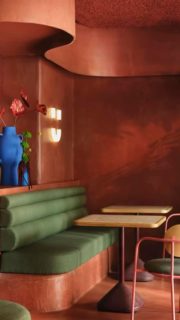 VALMMA Soluciones, visita Interihotel 2025, la feria de referencia en diseño, interiorismo y equipamiento para el sector hotelero y contract.
Un espacio donde se definen las tendencias que marcarán el 2025 en cuanto a materiales, texturas, mobiliario y soluciones innovadoras para crear entornos únicos y funcionales.

Durante estos días, exploramos nuevos acabados, combinaciones de color, iluminación, revestimientos y soluciones integrales que inspiran nuestros futuros proyectos.
El diseño evoluciona hacia espacios más sensoriales, sostenibles y acogedores, donde la estética se une a la eficiencia y al confort.

Aquí os mostramos algunas imágenes que reflejan parte de esa inspiración que nos llevamos de esta edición.