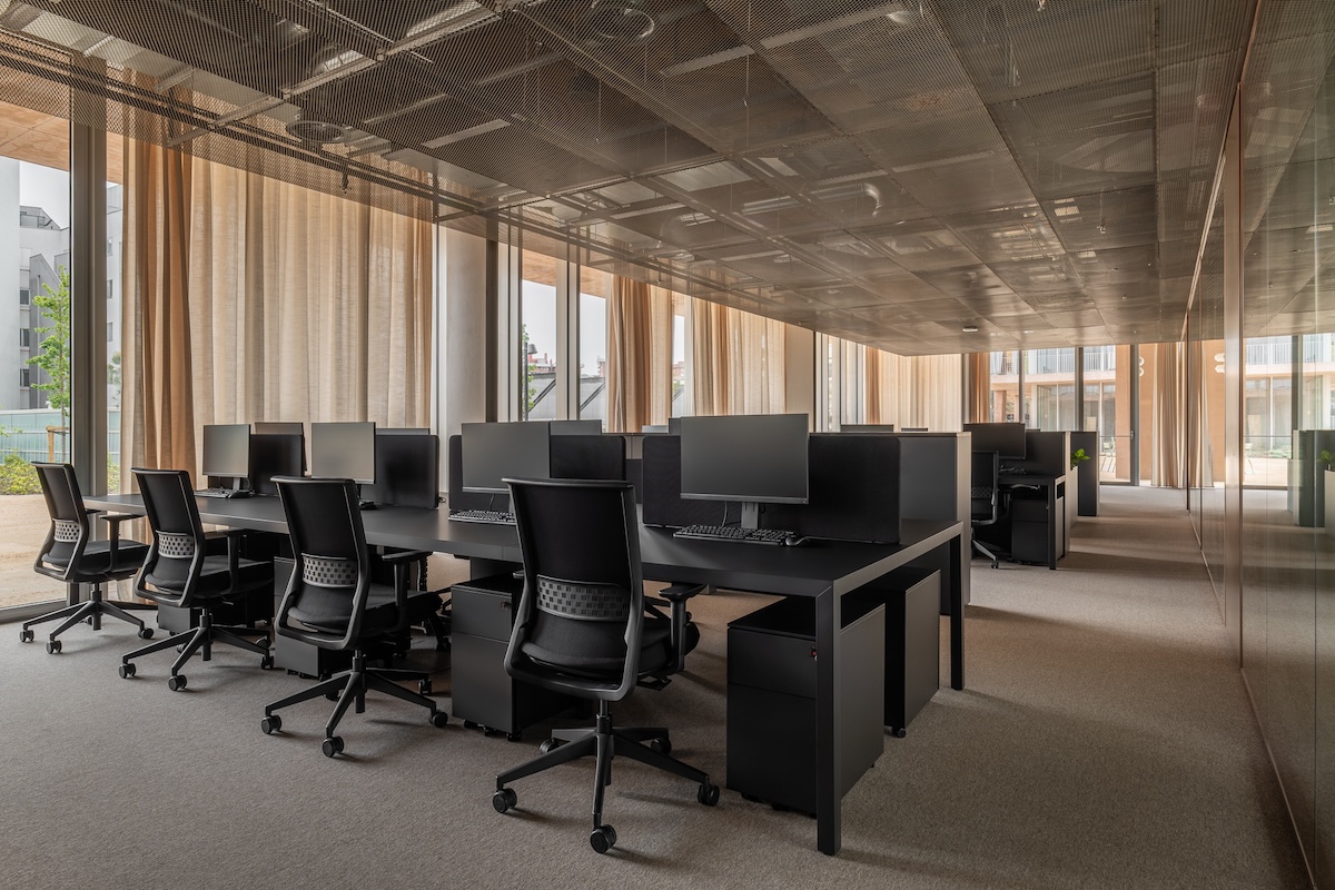 Optimización de espacios empresariales y soluciones completas en Valencia